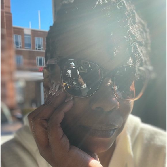 Meet your Posher, Wanda - Picture 1 of 6